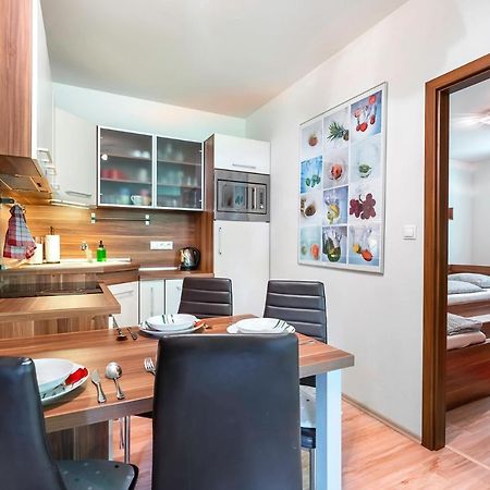 Apartment Emilka Tale-Wellness 5 Min-Balcony-Hiking-View Horná Lehota Buitenkant foto
